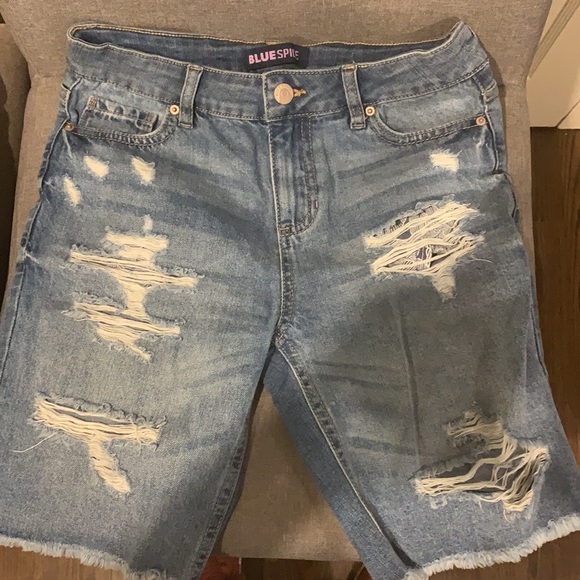 Shorts - Picture 3 of 5